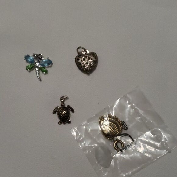 Jewelry - Several loose pendants/ butterfly turtle heart